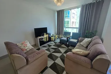 Apartamento &agrave; venda - 130m&sup2; - Meia Praia