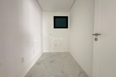 Apartamento &agrave; venda - 185m&sup2; - Meia Praia