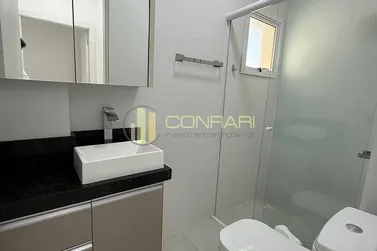 Apartamento &agrave; venda - 140m&sup2; - Meia Praia
