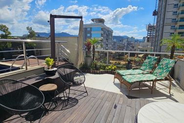 Apartamento &agrave; venda - 246m&sup2; - Meia Praia