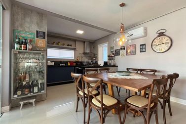 Apartamento &agrave; venda - 146m&sup2; - Meia Praia