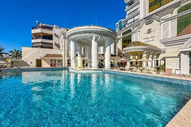 Apartamento &agrave; venda - 217m&sup2; - Meia Praia