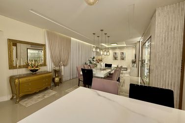 Apartamento &agrave; venda - 171m&sup2; - Meia Praia