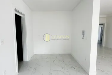 Apartamento &agrave; venda - 130m&sup2; - Meia Praia