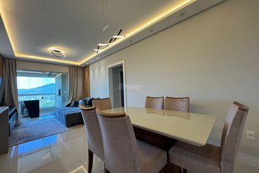 Apartamento &agrave; venda - 85m&sup2; - Meia Praia