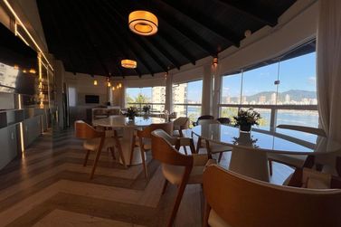Casa &agrave; venda - 200m&sup2; - Canto da Praia