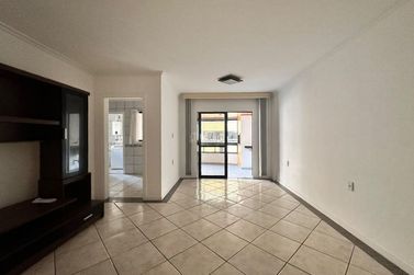 Apartamento &agrave; venda - 93m&sup2; - Centro