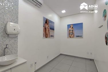 Sal&atilde;o Comercial para alugar - 180m&sup2; - Centro