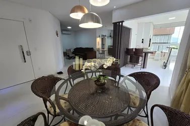Apartamento &agrave; venda - 130m&sup2; - Meia Praia