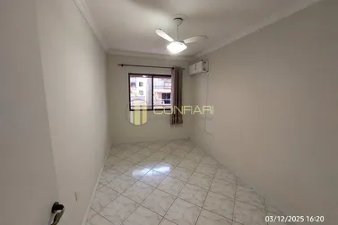 Apartamento &agrave; venda - 117m&sup2; - Meia Praia