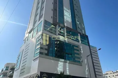 Apartamento &agrave; venda - 131m&sup2; - Meia Praia
