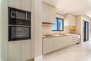 Apartamento &agrave; venda - 193m&sup2; - Barra Sul
