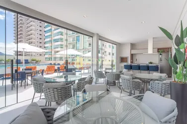Apartamento &agrave; venda - 138m&sup2; - Meia Praia