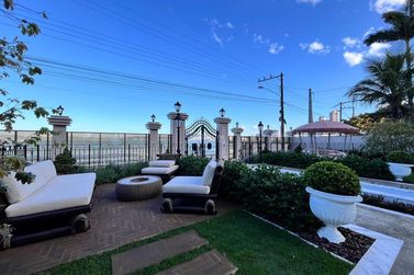 Apartamento &agrave; venda - 185m&sup2; - Centro