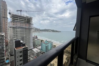 Apartamento &agrave; venda - 130m&sup2; - Meia Praia