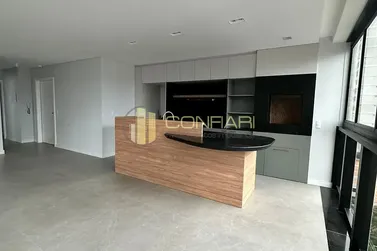 Apartamento para alugar - 118m&sup2; - meia praia