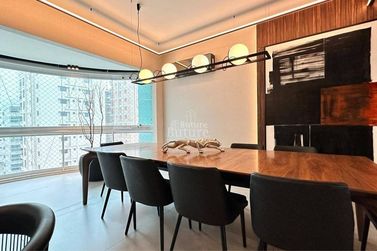 Apartamento &agrave; venda - 400m&sup2; - Meia Praia