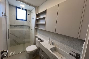 Apartamento &agrave; venda - 134m&sup2; - Meia Praia