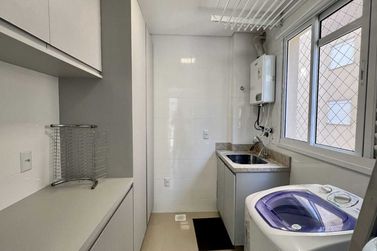 Apartamento &agrave; venda - 128m&sup2; - Meia Praia