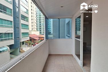 Apartamento para alugar - 111m&sup2; - Meia Praia