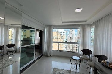 Apartamento &agrave; venda - 420m&sup2; - Meia Praia