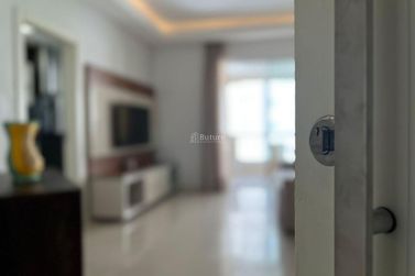 Apartamento &agrave; venda - 137m&sup2; - Meia Praia