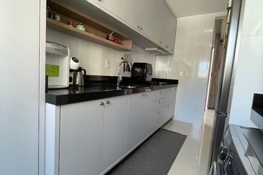 Apartamento &agrave; venda - 82m&sup2; - Meia Praia