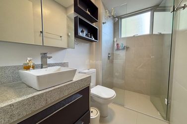 Apartamento &agrave; venda - 146m&sup2; - Meia Praia