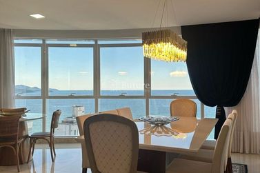 Apartamento &agrave; venda - 229m&sup2; - Meia Praia