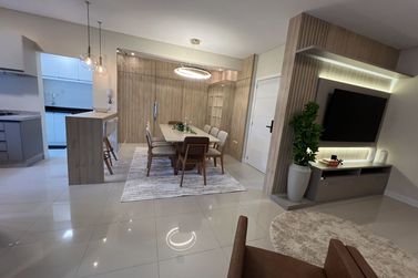 Apartamento &agrave; venda - 135m&sup2; - Meia Praia