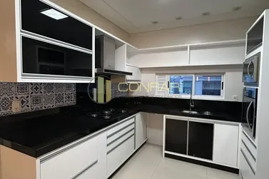 Apartamento &agrave; venda - 170m&sup2; - Meia Praia