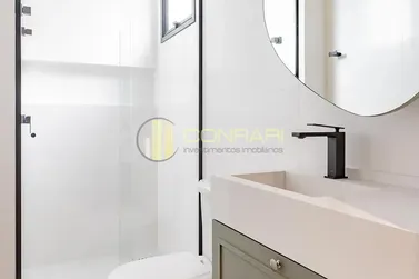 Apartamento &agrave; venda - 135m&sup2; - Meia Praia