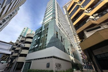 Apartamento &agrave; venda - 153m&sup2; - Meia Praia