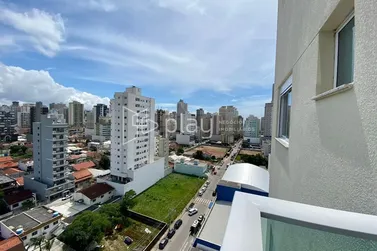 Apartamento &agrave; venda - 80m&sup2; - Meia Praia