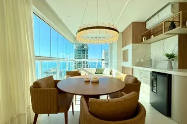 Apartamento &agrave; venda - 160m&sup2; - Meia Praia