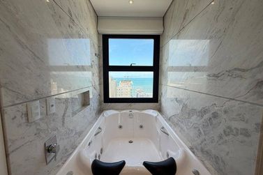 Apartamento &agrave; venda - Meia Praia