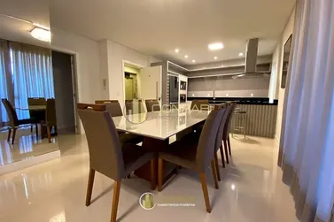 Apartamento &agrave; venda - 143m&sup2; - Meia Praia