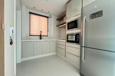Apartamento &agrave; venda - 141m&sup2; - Meia Praia