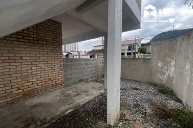 Apartamento para alugar - 60m&sup2; - Barra