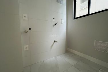 Apartamento &agrave; venda - 125m&sup2; - Meia Praia
