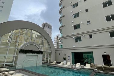 Apartamento &agrave; venda - 133m&sup2; - Meia Praia