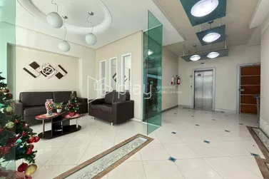 Apartamento &agrave; venda - 107m&sup2; - Meia Praia
