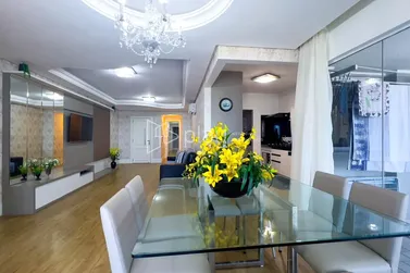 Apartamento &agrave; venda - 170m&sup2; - Meia Praia