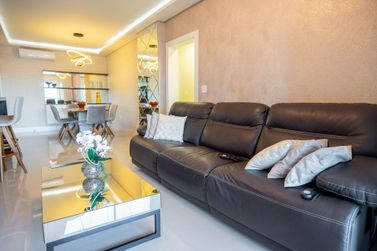 Apartamento &agrave; venda - 117m&sup2; - Meia Praia