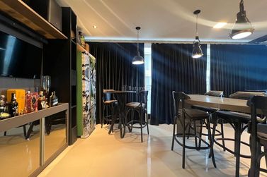 Apartamento &agrave; venda - 185m&sup2; - Meia Praia