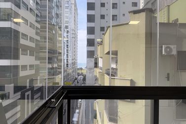 Apartamento &agrave; venda - 102m&sup2; - Meia Praia