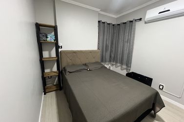 Apartamento &agrave; venda - 115m&sup2; - Meia Praia