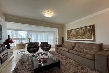 Apartamento &agrave; venda - 135m&sup2; - Pioneiros