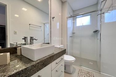 Apartamento &agrave; venda - 142m&sup2; - Meia Praia