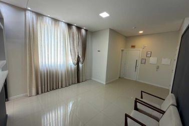 Sala Comercial &agrave; venda - 60m&sup2; - Meia Praia